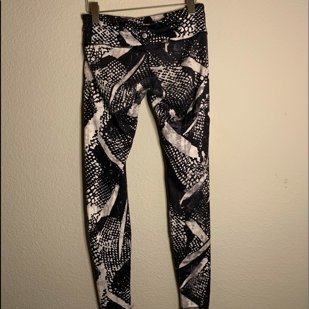 Lululemon Black & White Design Leggings
